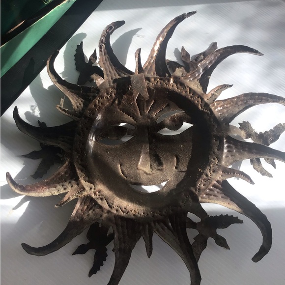 Birds Flying to the Sun-cut and pressed tin wall hanging - Picture 6 of 12